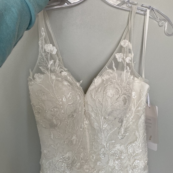 Madi Lane - Harper in Ivory/Ivory, US Size 6, Never sized, never worn - Picture 5 of 8